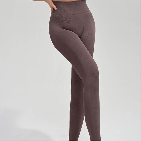 CardioFashion Female Seamless Knit Peach Hip Leggings