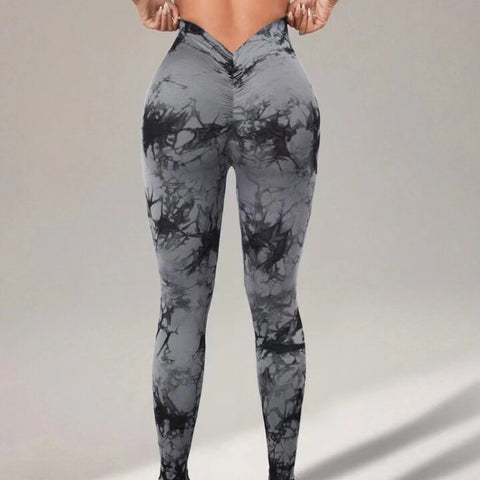 CardioFashion Female Deep-V Scrunch Bum Leggings